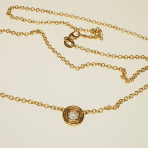 Girocollo di catena rolò e centro di oro giallo con punto luce di diamante naturale taglio brillante ct 0,15 cm 45 oro g. 6,45