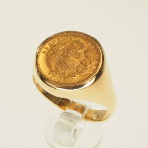 Anello a scudo con incastonata moneta peruviana       oro gr. 11,50   taglia 26