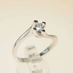 Anello modello Valentin con diamante naturale taglio brillante VS1 F ct 0,25 taglia 14 – oro g. 3,40